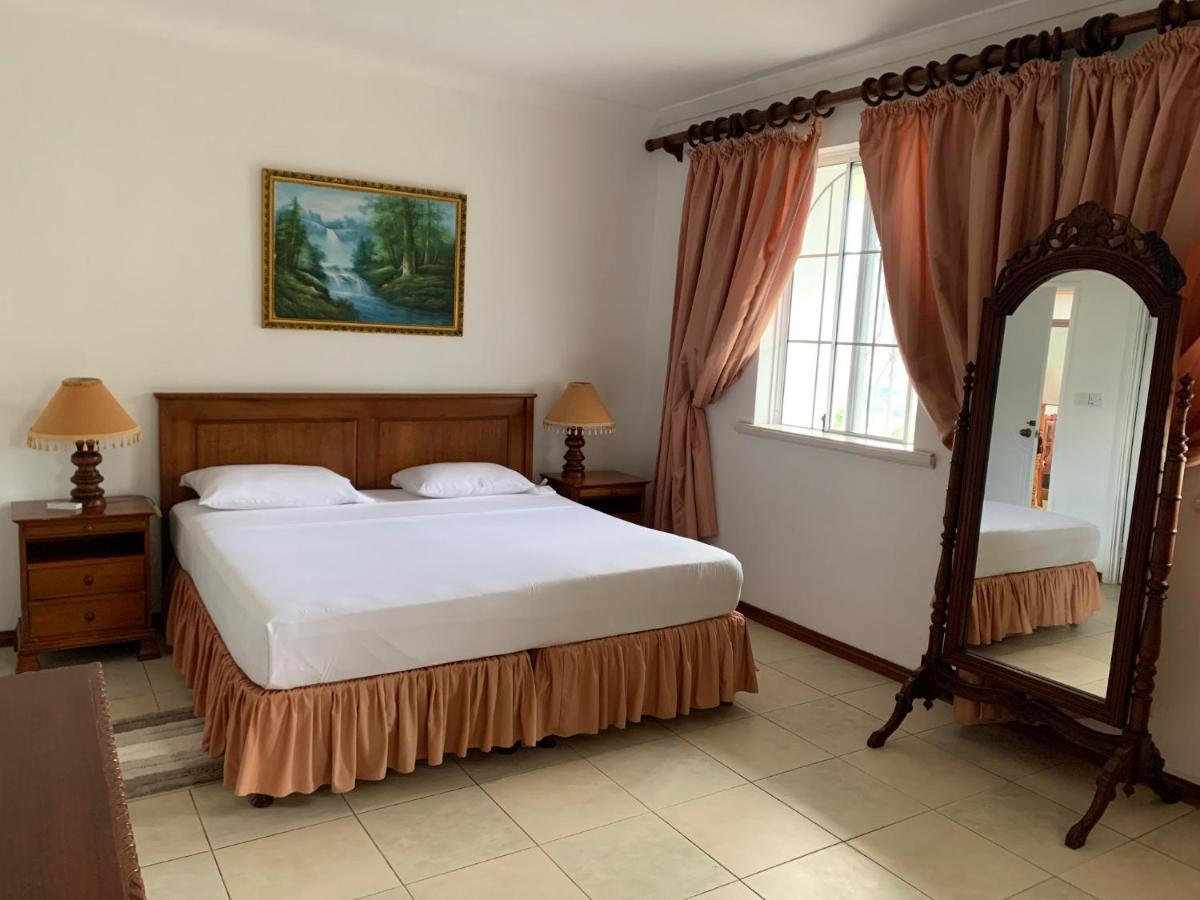 Beau Sejour Hotel Victoria Exterior photo